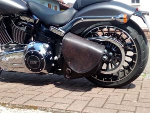 Sacoche Myleatherbikes Softail Breakout (43)